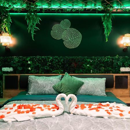 L'Oasis Tropicale, Jacuzzi, Love Room Roppenheim Eksteriør billede