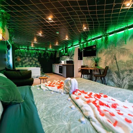 L'Oasis Tropicale, Jacuzzi, Love Room Roppenheim Eksteriør billede