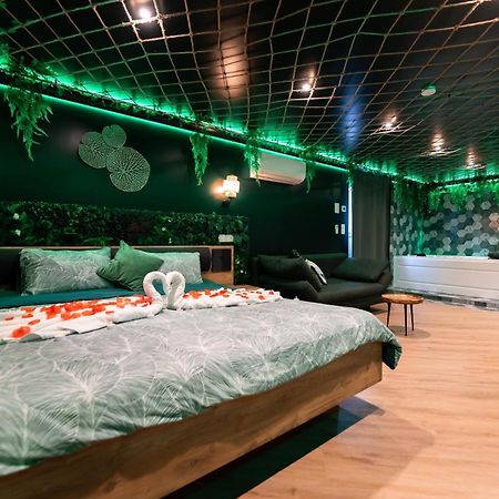 L'Oasis Tropicale, Jacuzzi, Love Room Roppenheim Eksteriør billede