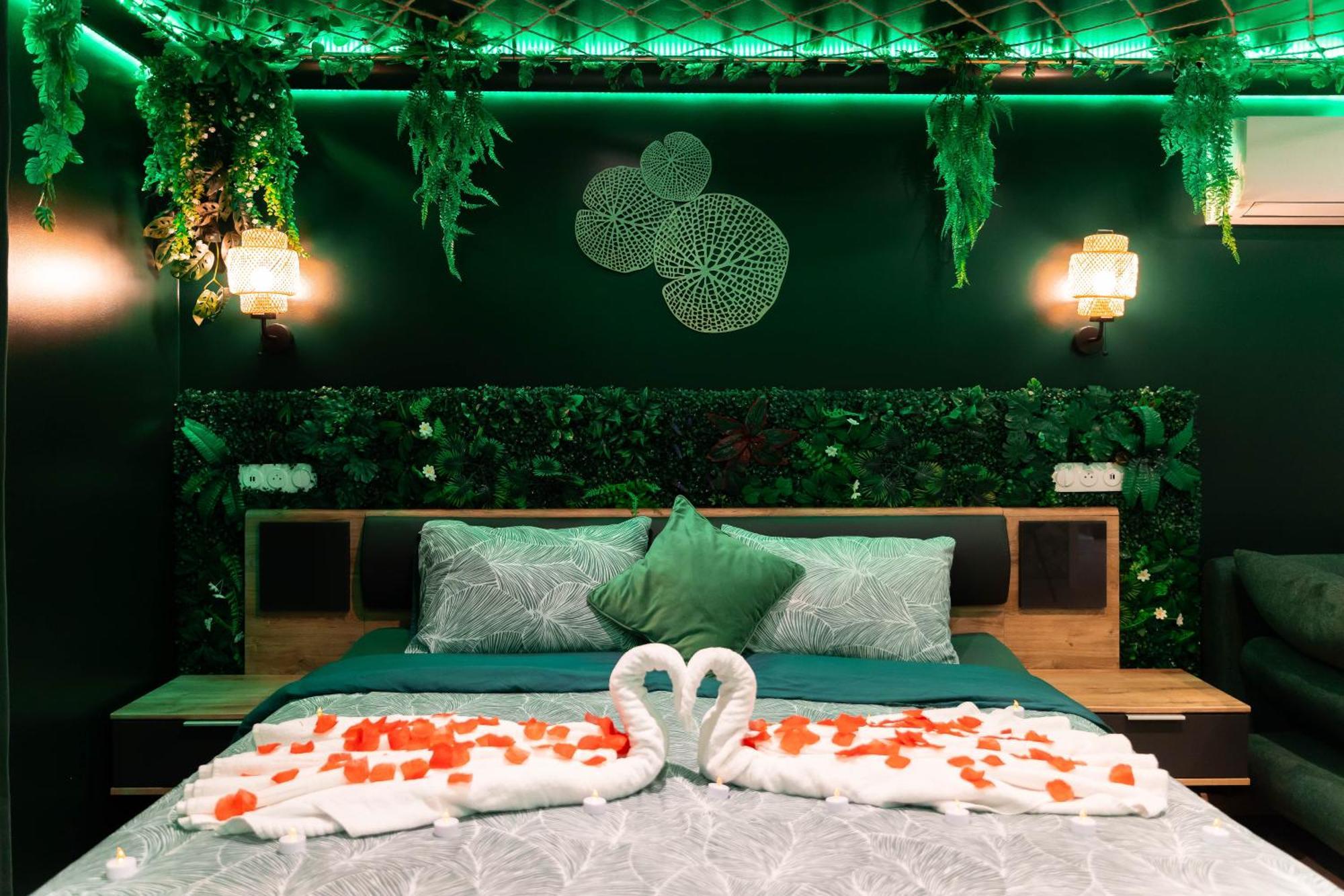 L'Oasis Tropicale, Jacuzzi, Love Room Roppenheim Eksteriør billede
